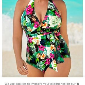 Gorgeous Tropical Halter Bathing Suit 🌸🌺🌼